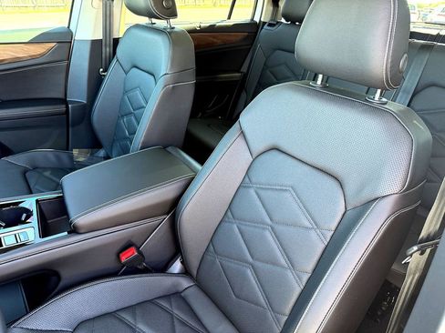 New 2026 Volkswagen Atlas SE image 11