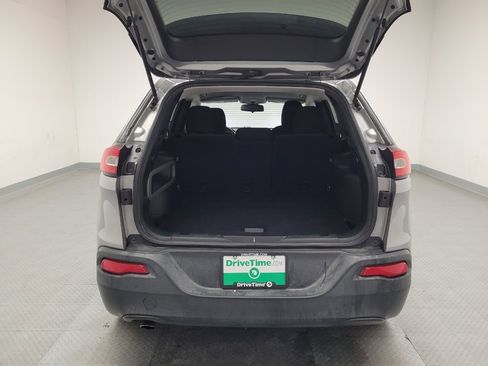 Used 2017 Jeep Cherokee Sport image 29