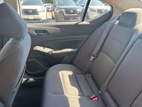 Used 2025 Nissan Altima 2.5 SV FWD image 39
