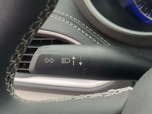 Used 2023 Chrysler Pacifica Touring-L FWD image 26