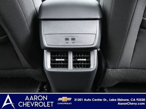 New 2026 Chevrolet Equinox LT image 32