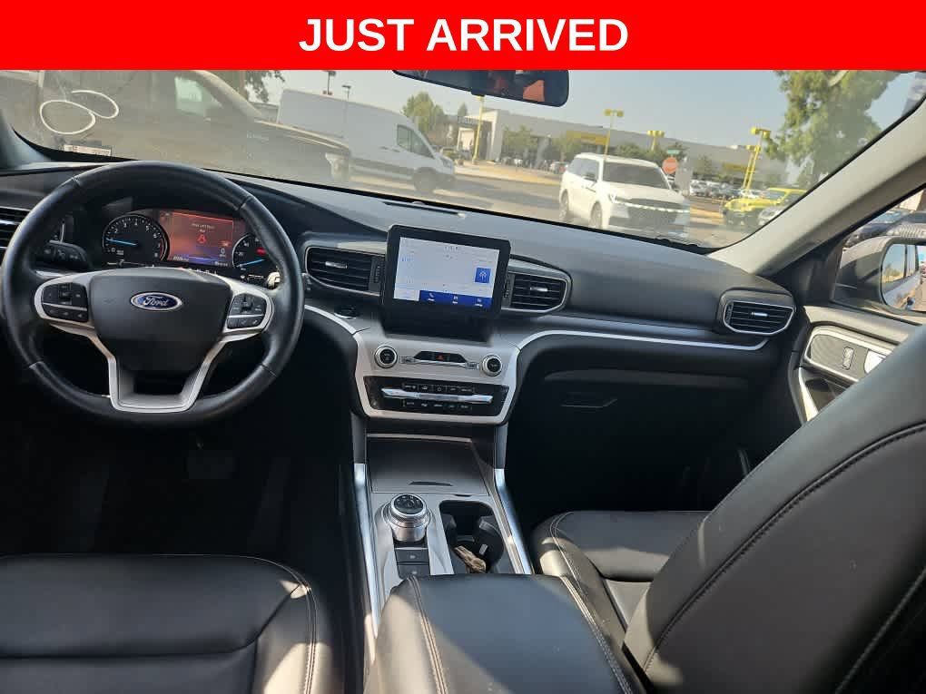 Used 2022 Ford Explorer XLT w/ Equipment Group 202A RWD image 11