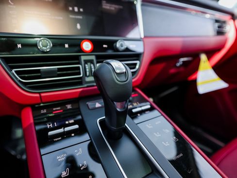 New 2026 Porsche Macan GTS image 20