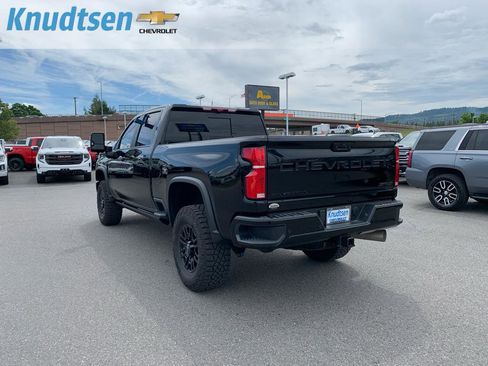 Used 2025 Chevrolet Silverado 2500 ZR2 w/ Technology Package AWD/4WD image 5