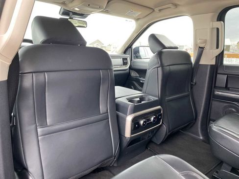 Used 2024 Ford Expedition XLT AWD/4WD image 33
