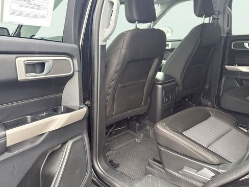Used 2023 Ford Explorer XLT image 22