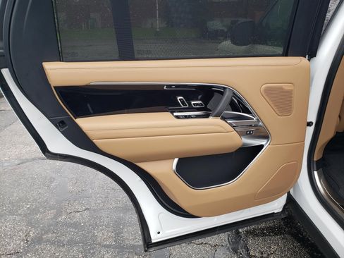 New 2026 Land Rover Range Rover Long Wheelbase SE AWD/4WD image 12