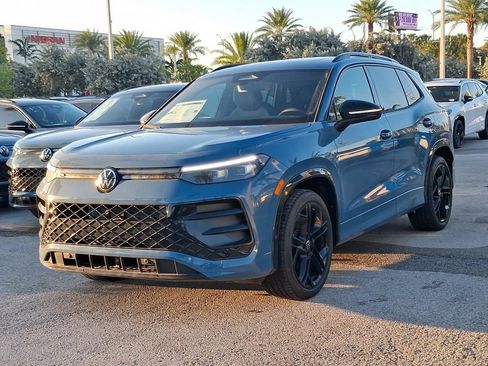 New 2026 Volkswagen Tiguan SE R-Line FWD image 3