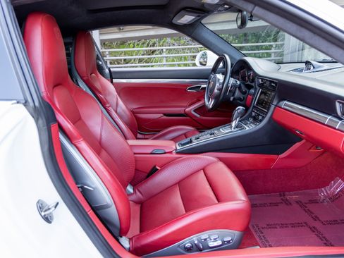 Used 2016 Porsche 911 Turbo image 47