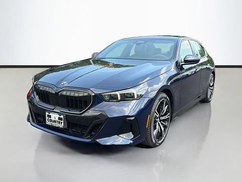 Used 2026 BMW 530i xDrive w/ M Sport Package AWD/4WD image 3
