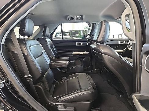 Used 2020 Ford Explorer XLT w/ Equipment Group 202A AWD/4WD image 34