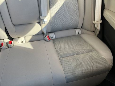 Used 2025 Nissan Rogue SV image 39