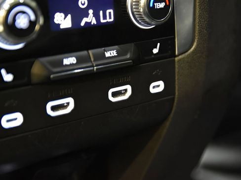 Used 2021 GMC Yukon XL SLT w/ SLT Luxury Plus Package RWD image 38