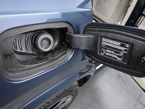 Certified 2025 Volvo XC90 T8 Plus w/ Protection Package Premier image 17