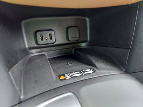 Used 2018 Chevrolet Equinox Premier image 30