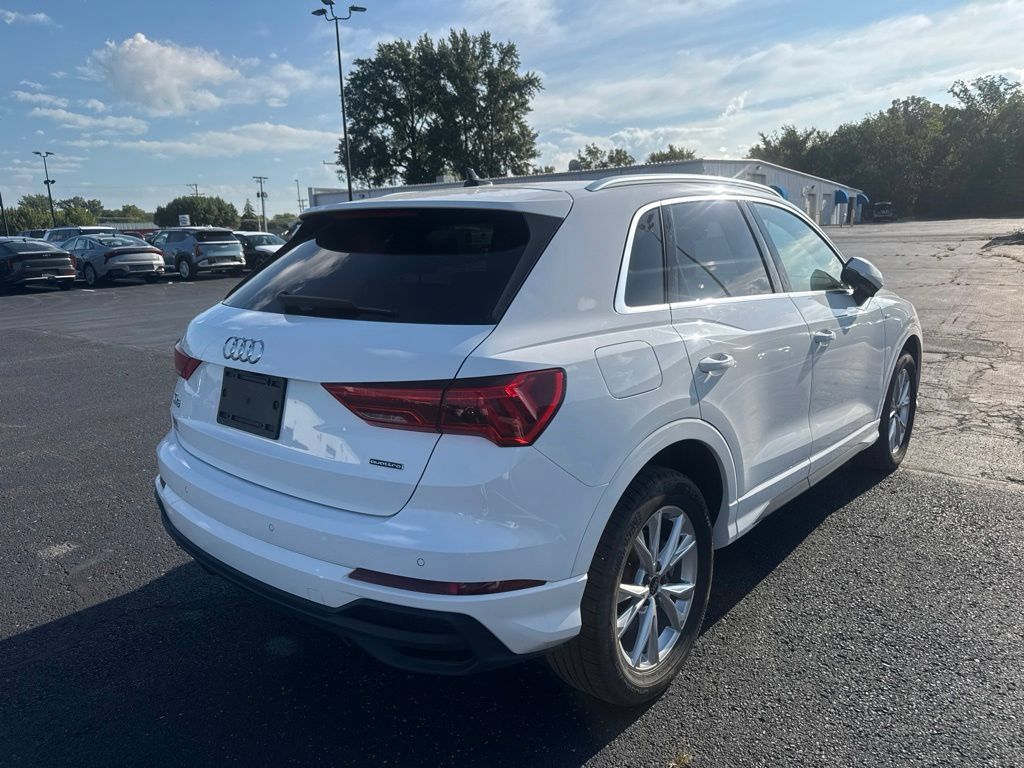 Used 2023 Audi Q3 2.0T Premium AWD/4WD image 3