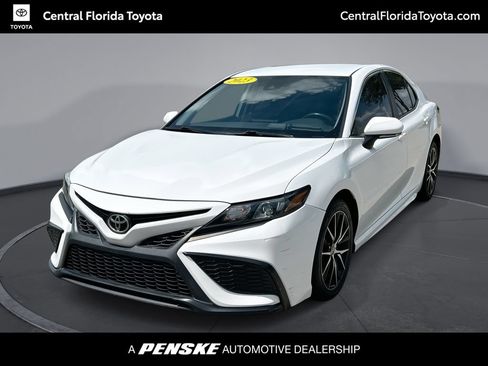 Used 2023 Toyota Camry SE FWD image 1