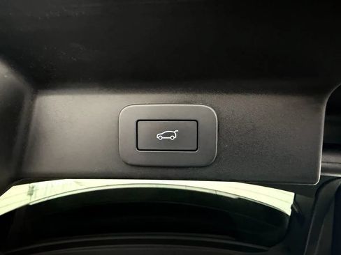 Used 2025 Jaguar F-PACE R-Dynamic S AWD/4WD image 34