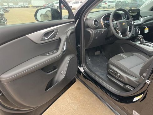 New 2026 Chevrolet Blazer LT image 10