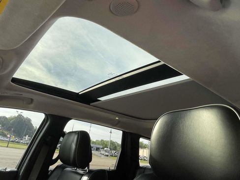 Used 2021 Jeep Grand Cherokee Summit AWD/4WD image 13