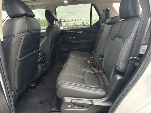 Certified 2025 Honda Pilot Touring image 19