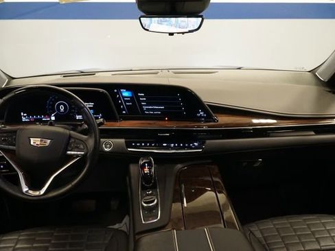 Used 2023 Cadillac Escalade Sport Platinum w/ LPO, ONYX Package AWD/4WD image 13