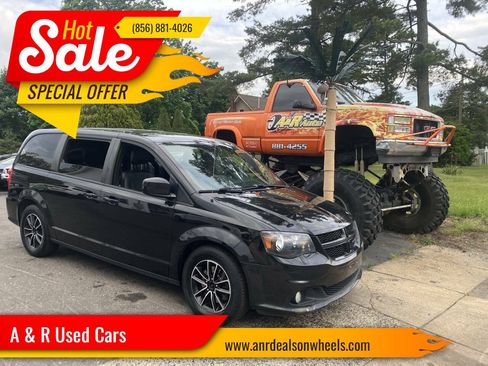 Used 2019 Dodge Grand Caravan GT FWD image 1