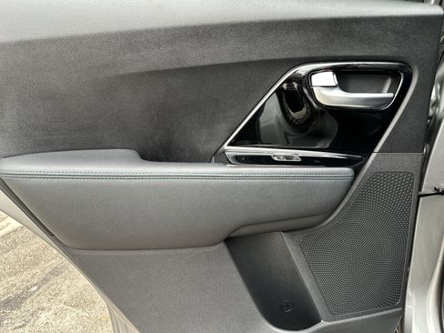 Used 2022 Kia Niro EX Premium w/ Cold Weather Package image 30