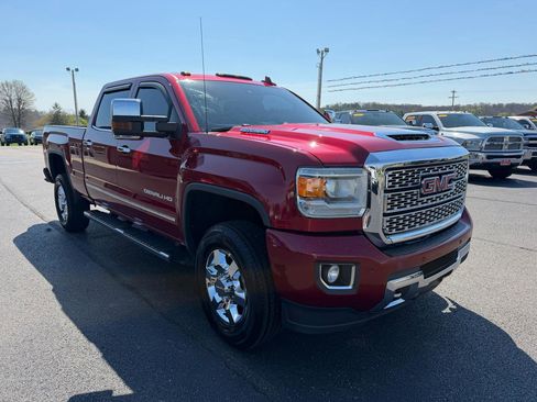 Used 2018 GMC Sierra 3500 Denali w/ Duramax Plus Package image 3