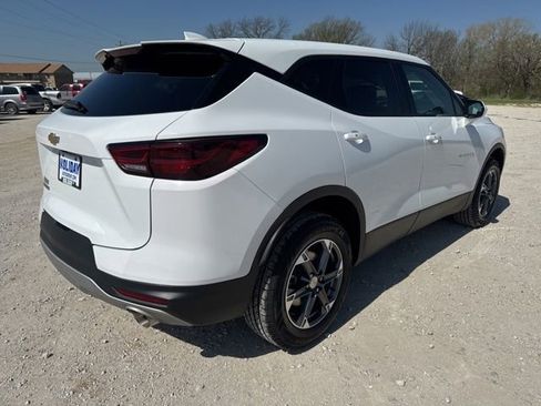 Used 2025 Chevrolet Blazer LT image 7