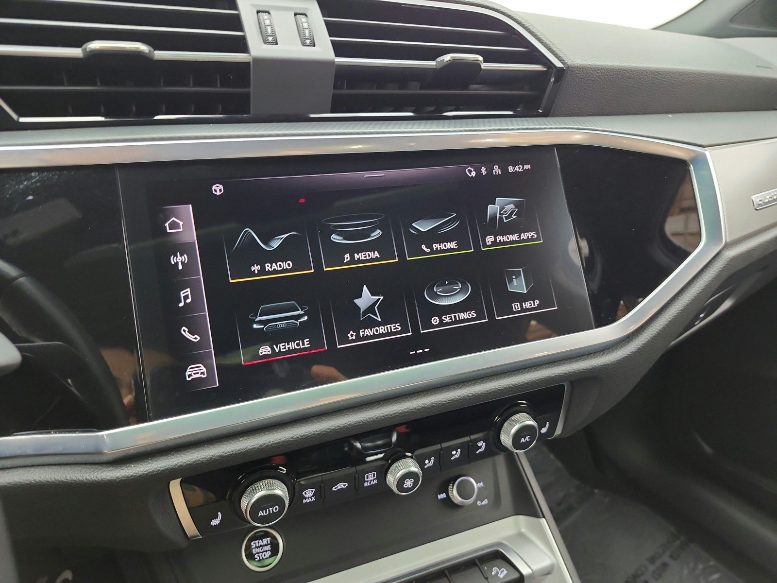 Used 2024 Audi Q3 2.0T Premium w/ Convenience Package AWD/4WD image 11