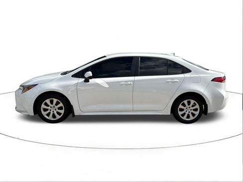 Used 2025 Toyota Corolla LE FWD image 6