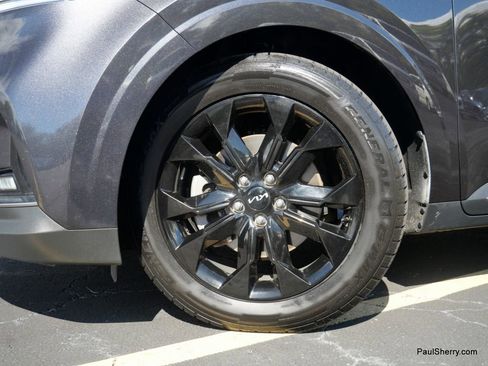 Used 2023 Kia Carnival SX Prestige image 25