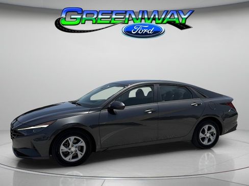 Used 2023 Hyundai Elantra SE FWD image 1