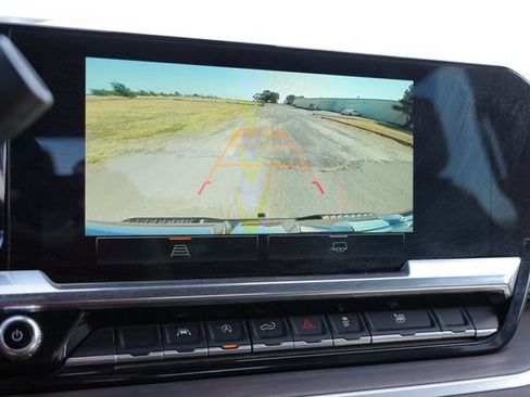 Used 2025 GMC Sierra 1500 SLT RWD image 17