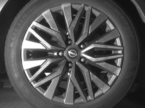 Used 2025 Nissan Altima 2.5 SV FWD image 15