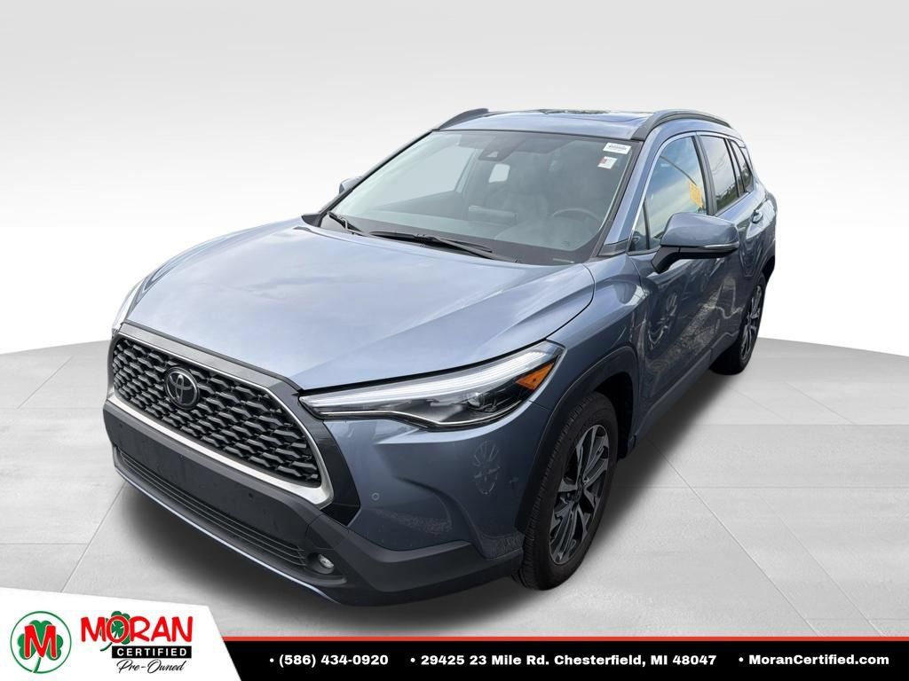 Used 2022 Toyota Corolla Cross XLE w/ Convenience Package AWD/4WD image 3