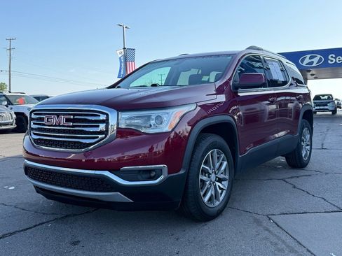 Used 2017 GMC Acadia SLE image 2