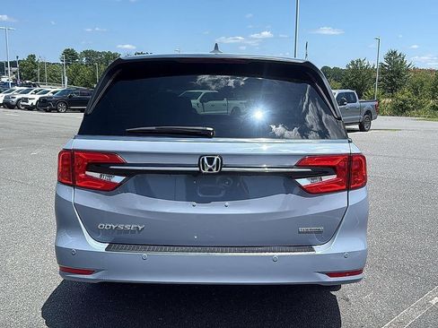 Used 2023 Honda Odyssey Touring image 7