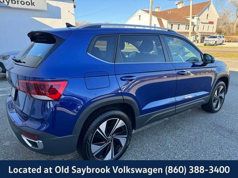 Certified 2024 Volkswagen Taos SE image 5