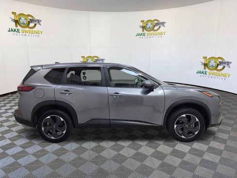 Used 2024 Nissan Rogue SV AWD/4WD image 11