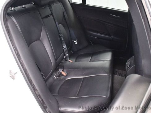 Used 2017 Jaguar XE Premium image 16