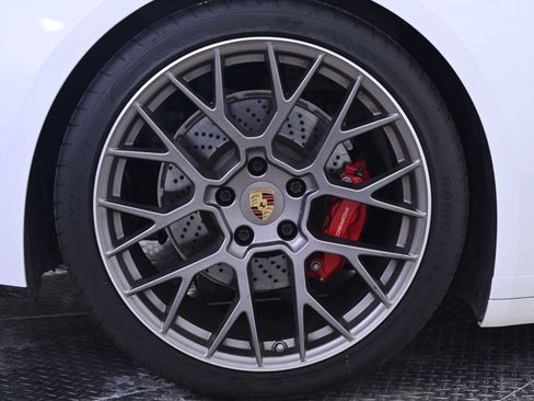 Used 2020 Porsche 911 Carrera S image 13