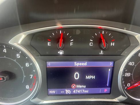 Used 2021 GMC Acadia SLT w/ Preferred Package FWD image 4