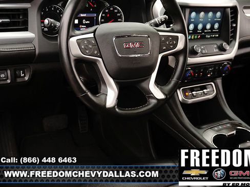 Certified 2023 GMC Acadia SLT w/ Preferred Package image 19