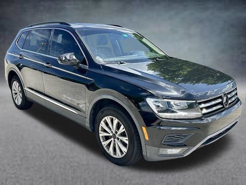 Used 2018 Volkswagen Tiguan SE FWD image 3