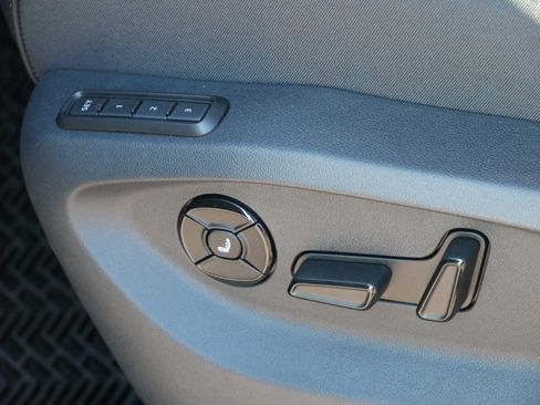 New 2026 Volkswagen Tiguan SEL R-Line image 5