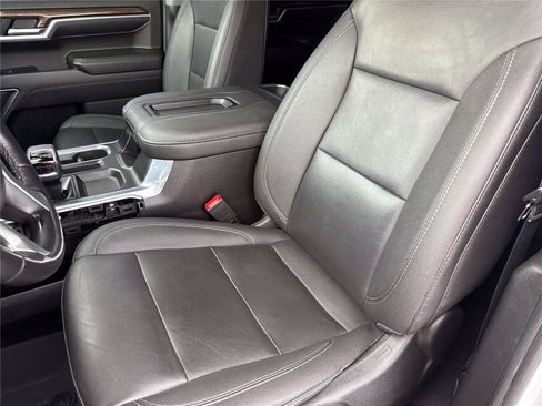 Used 2022 Chevrolet Silverado 1500 RST w/ Redline Edition AWD/4WD image 11