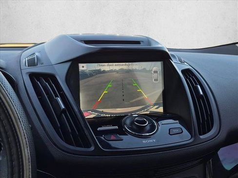Used 2017 Ford Escape Titanium FWD image 12
