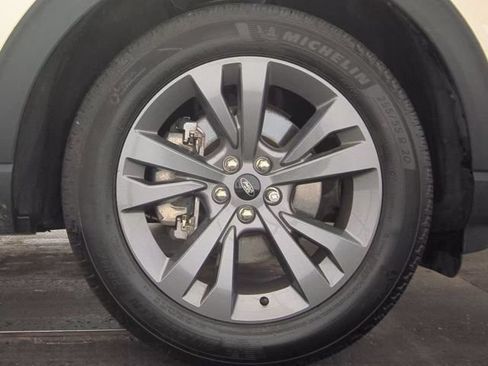 Used 2024 Ford Explorer XLT w/ Equipment Group 202A AWD/4WD image 7